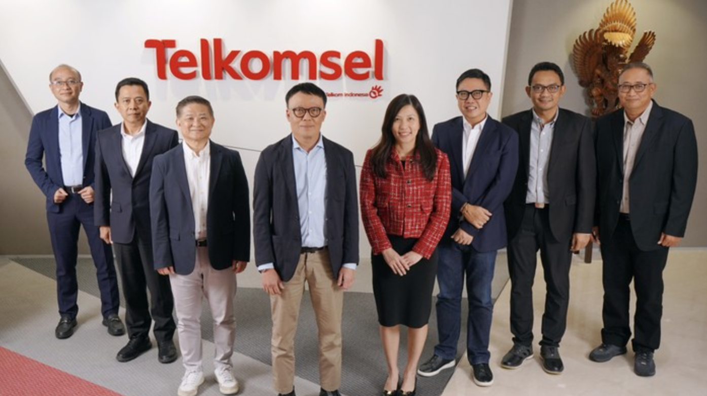Transformasi di Puncak: Diaz Hendropriyono dan Nugroho Memimpin Telkomsel ke Era Baru